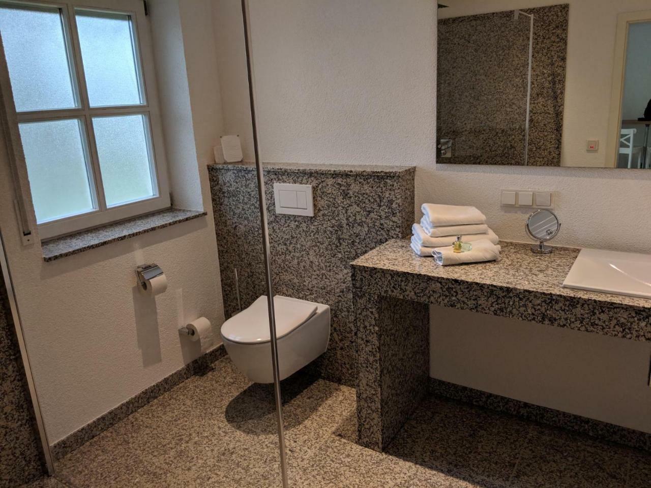 Landgut Schill Hotel Osthofen Ngoại thất bức ảnh