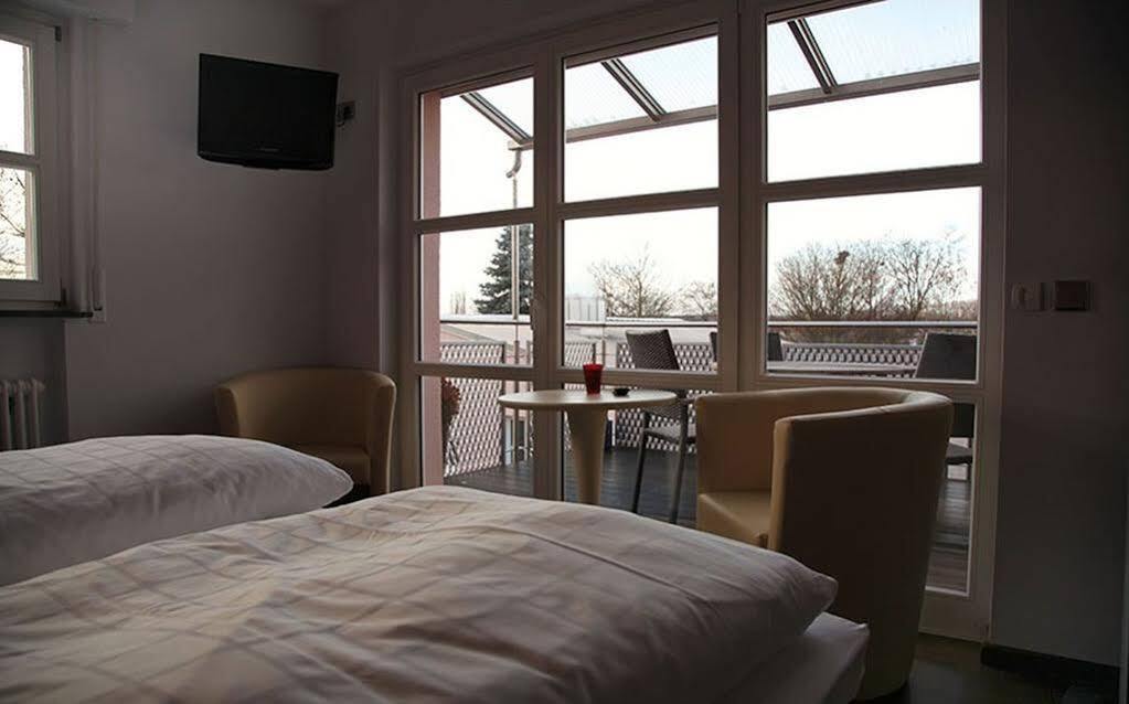 Landgut Schill Hotel Osthofen Ngoại thất bức ảnh